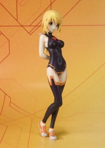 Charlotte-InfiniteStratos-FigureArts-Figure-3