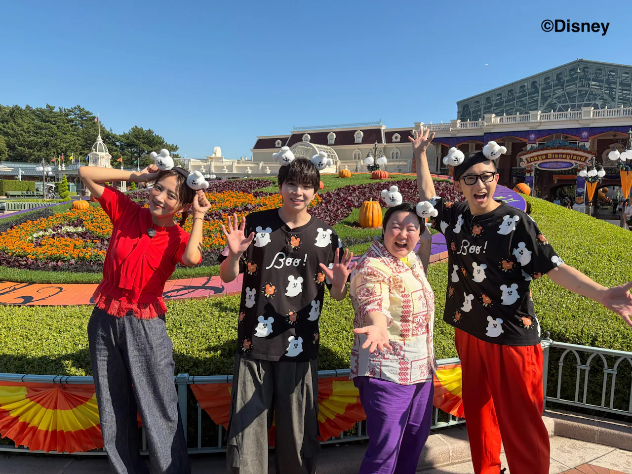 Taichi Shiozaki do M!LK com os participantes do Hirunandesu!